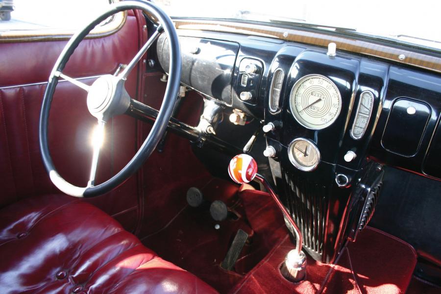 Панель приборов Lincoln Zephyr Coupe (HB-720) 1937 года  (фото 27 из 46)